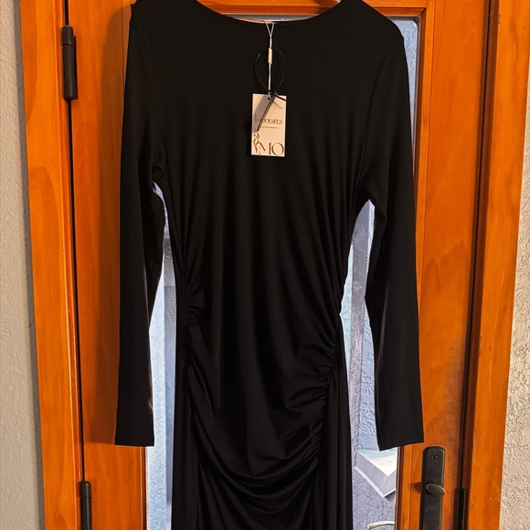 Sophisticated Long Sleeve Black Dress - Picture 9 of 9